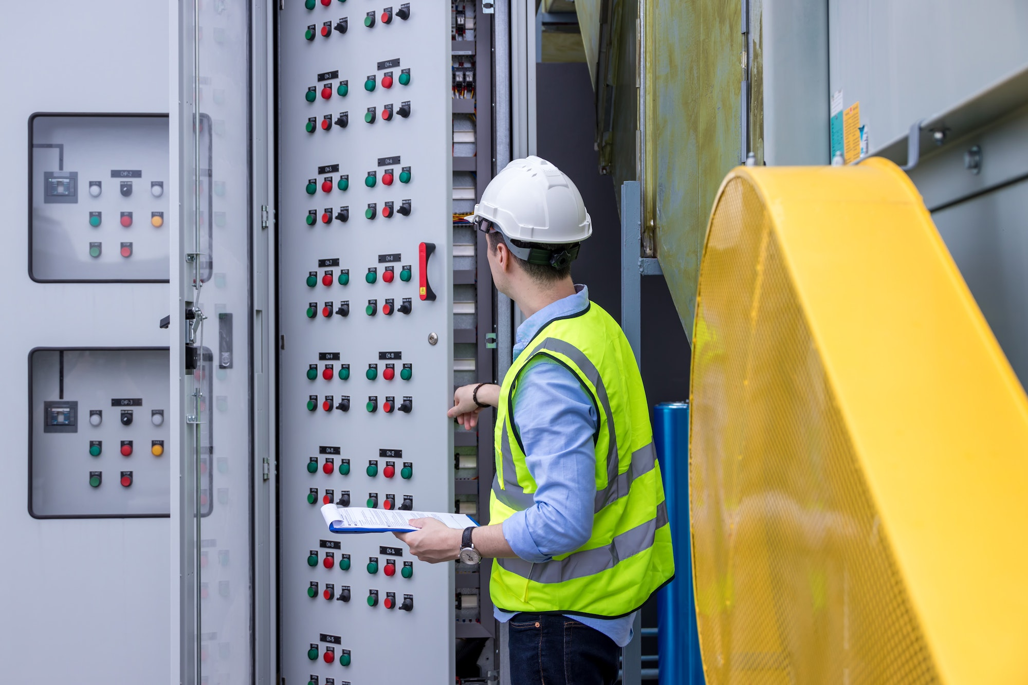 Koordination elektrotechnischer Umsetzung mit Fachpartnern und Nachunternehmern